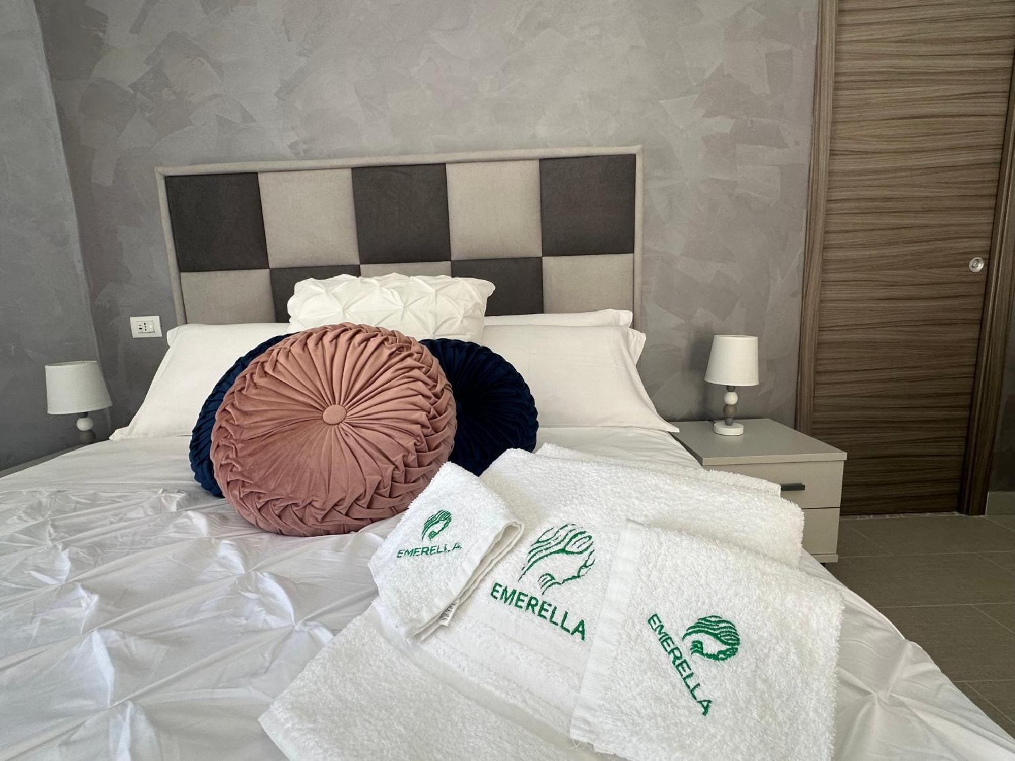 Emerella Luxury Suites-Siderno Lungomare Exteriér fotografie